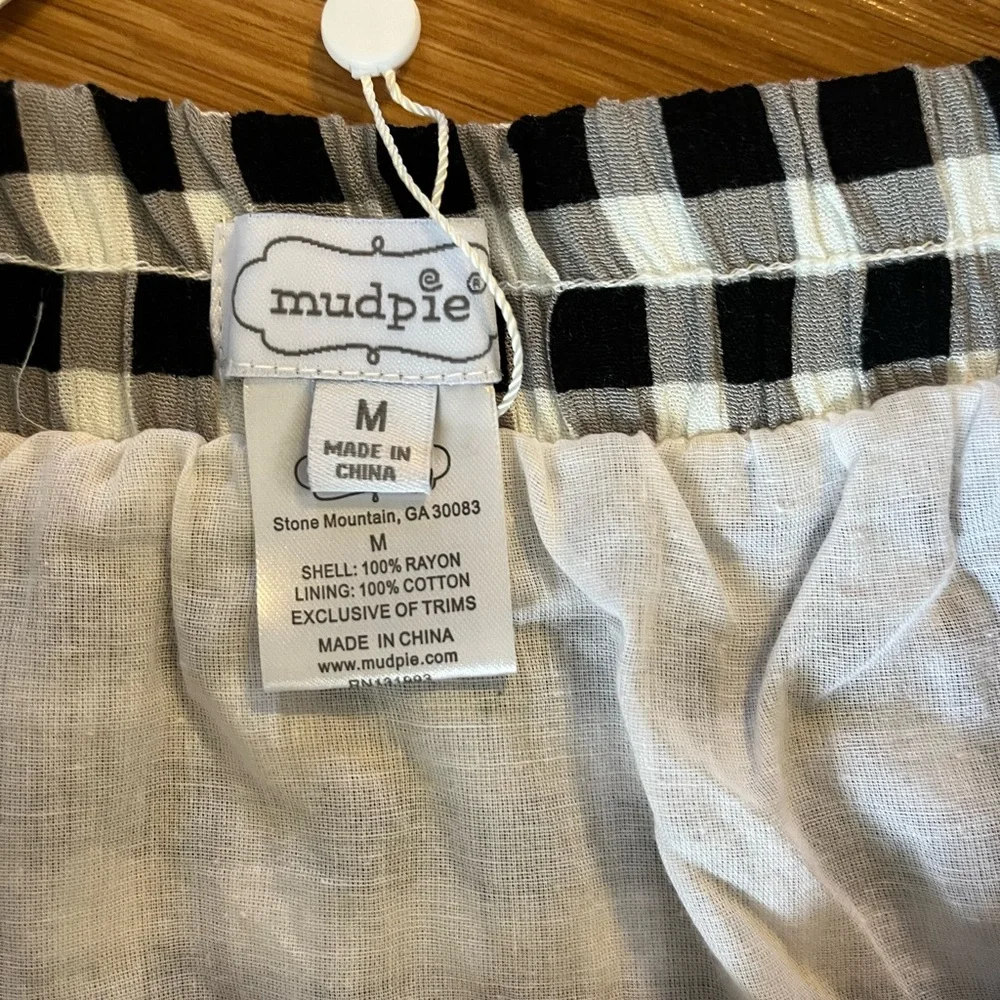 MudPie woman’s flounce checkered skirt - Picture 5 of 6